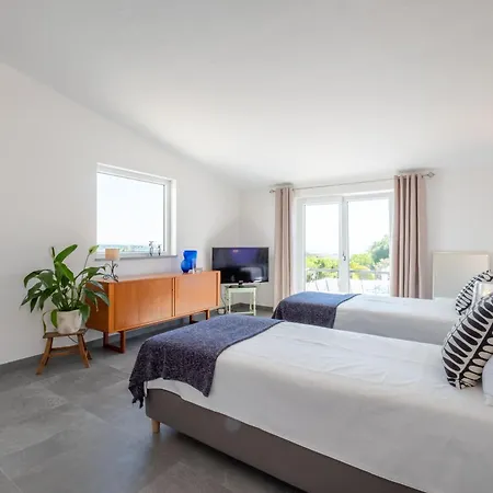 Ponto De Vista 103 By Destination Algarve * 拉哥斯