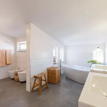 Ponto De Vista 103 By Destination Algarve 拉哥斯