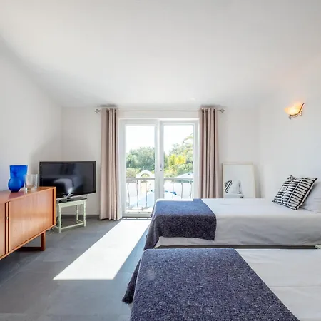 Ponto De Vista 103 By Destination Algarve * 拉哥斯